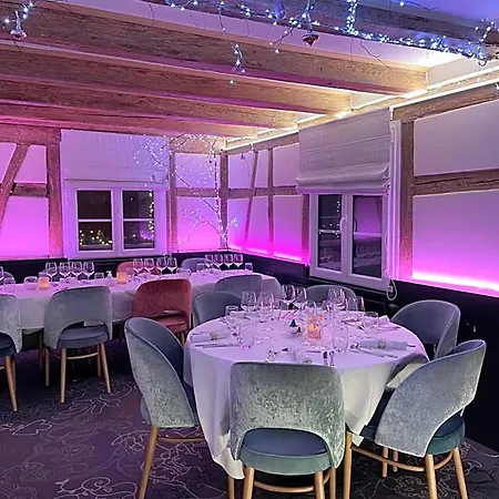 Restaurant Au Cygne Hotell 3*